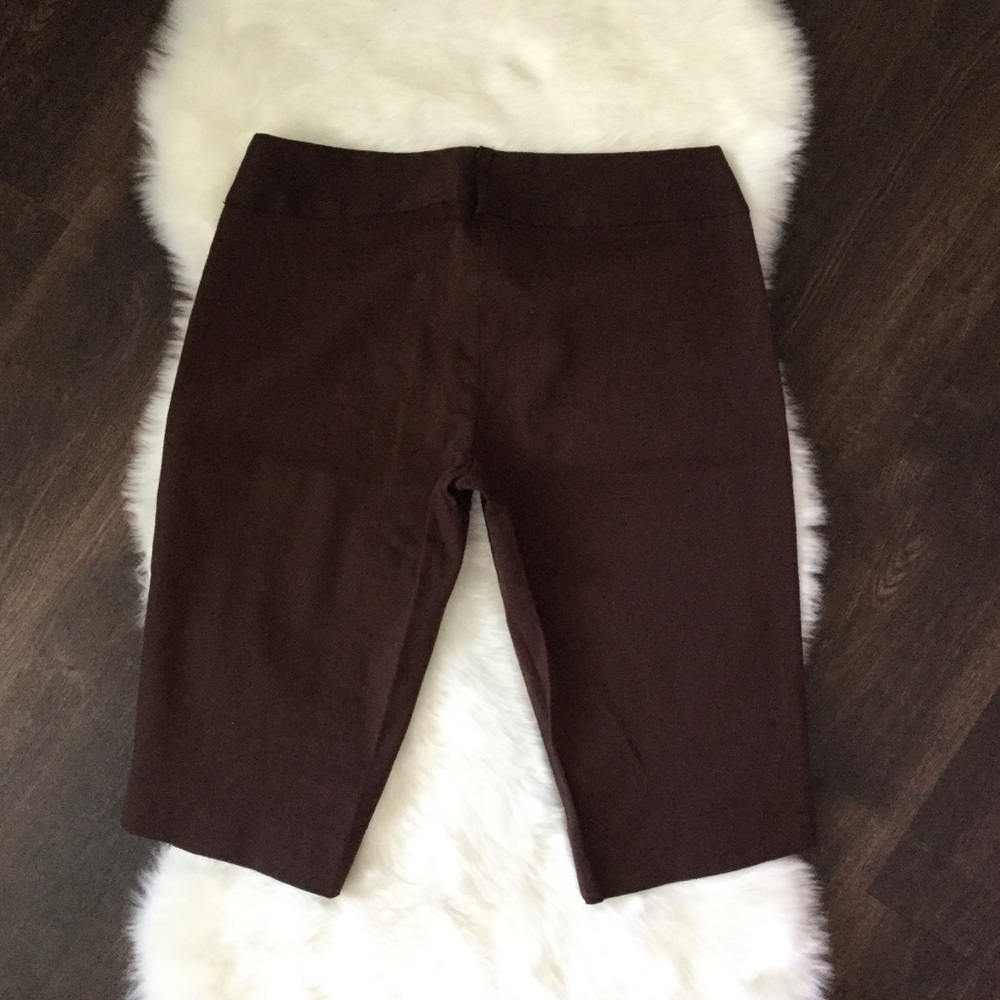 Brown bermudas - Picture 2 of 8